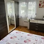 Cozy Corner * Μόσταρ