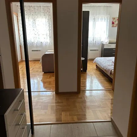 Cozy Corner Апартаменты *